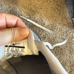 Nike メッシュランニングシューズ 23.0cm グレー/ピンクの画像