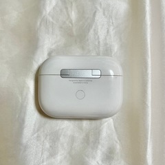 美品✨純正品 AirPods Pro 第1世代 本体 充電ケース付きの画像