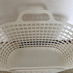 普通のカゴの画像