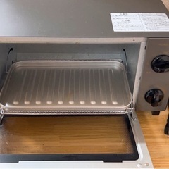 炊飯器とオーブントースターの画像