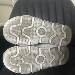 スニーカー厚底の画像