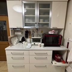 食器棚の画像
