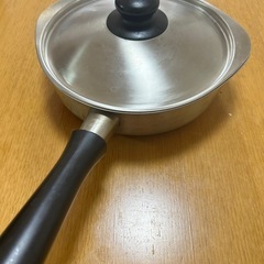 ステンレス製 片手鍋 フライパン 蓋付きの画像