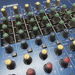 YAMAHA MG12/4FX アナログミキサーの画像