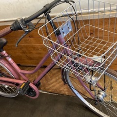 【チェーン新品！ LEDオートライト】6段変速　26インチ自転車　ペールピンクの画像