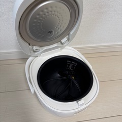 NEOVE 炊飯器 RRS-AM30WT ホワイトの画像