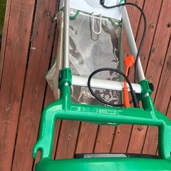 マキタ芝刈り機
の画像