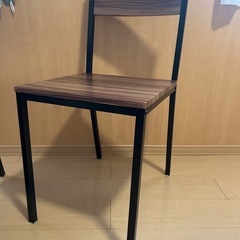 ダイニングテーブル4人掛けの画像