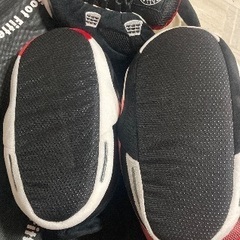 ルームシューズ2個Big Foot Fitters スニーカー型 の画像