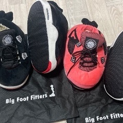 ルームシューズ2個Big Foot Fitters スニーカー型 の画像