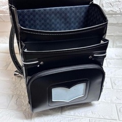新品❤️ランドセル 黒 軽量 防水加工 自動ロック A4フラットファイル対応 牛の画像