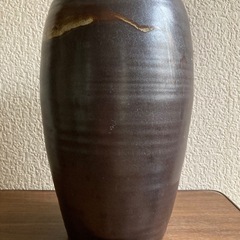 花瓶　
黒薩摩焼　長太郎焼の画像