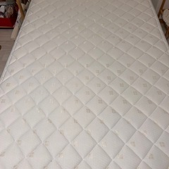 【ほぼ新品】セミダブルマットレスの画像