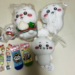ちいかわ ぬいぐるみ・雑貨16点セット（ぬいぐるみ7点・靴下2点・アクリルキーホルダー6点・ガラスコップ1点)の画像