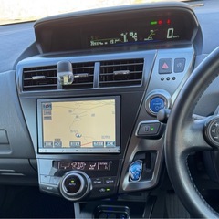 平成26年プリウスα Ｓグレード LEDヘッドライト 軽自動車(同等程度またはN-ONEターボ4駆希望)との交換可能の画像