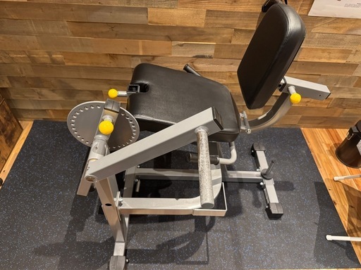 ワイルドフィット　インパルスレッグエクステンションカールマシン