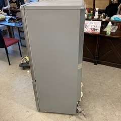 H2509-182 Panasonic 2ドア冷蔵庫 NR-B17AW-S 2017年製 168L 動作確認済み キズ汚れ有りの画像