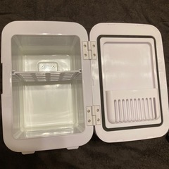4L冷蔵庫の画像