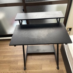 ベッド、マットレス、テーブル