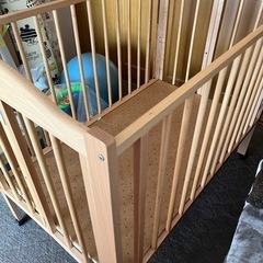 ベビーベッドの画像