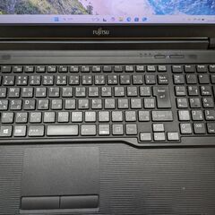 初心者も安心！富士通LIFEBOOK A579　大画面＆WEBカメラ対応の画像