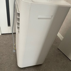 ほぼ未使用な行き場所を探している簡易クーラー、除湿機&多機能
の画像