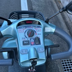 引取限定 SUZUKI スズキ セニアカー 電動車いす ET4D6 電動車椅子 電動カート シニアカー 鍵付 動作確認済 現状の画像