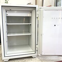 diplomat ディプロマット  100EKR3 金庫 耐火金庫  大きい鍵付き 内引出鍵付き テンキー【ユーズドユーズ名古屋天白店】 JM-913の画像