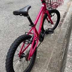 ヨツバサイクル 子供自転車 18インチ 倉庫保管 綺麗の画像
