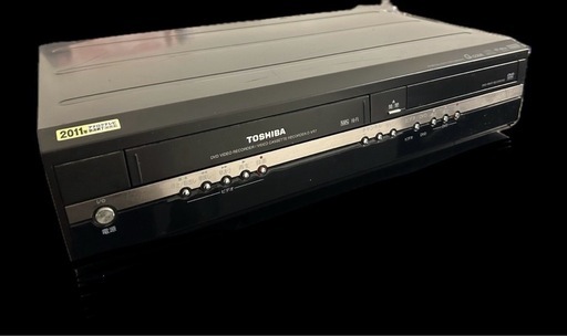 VTRとDVDの一体型コーダーTOSHIBA D-VR7