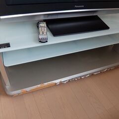 予定あり　パナソニック　４２インチ　プラズマテレビ　DENONテレビ台の画像