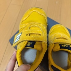 キッズスニーカー　13.5 ニューバランスの画像