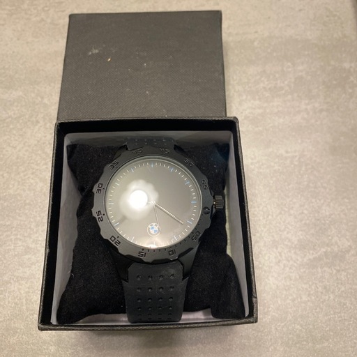 新品　 黒　腕時計
