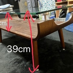 おしゃれなテーブルの画像