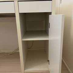 ホワイトドレッサー LEDミラー付きの画像