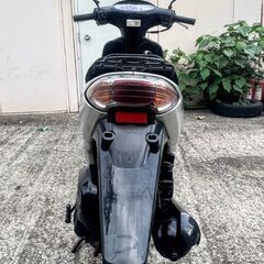 エンジンはとても良いです。ホンダDio（AF56）。バッテリーは新品です。エンジンオイルも新品です。シートカバーも新品です。フロントタイヤはとても良い状態です。リアタイヤもとても良い状態です。水冷式バイクです。の画像