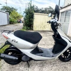 エンジンはとても良いです。ホンダDio（AF56）。バッテリーは新品です。エンジンオイルも新品です。シートカバーも新品です。フロントタイヤはとても良い状態です。リアタイヤもとても良い状態です。水冷式バイクです。の画像