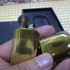 BRIQUETS　PLATS-7　　オイルライター　の画像