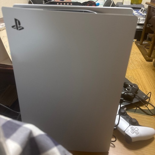 近くまで、配達いたします。プレステ５デジタルエディション・コントラー付き