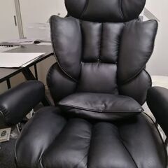 skye ゲーミングチェア（家電のオマケ有り）の画像
