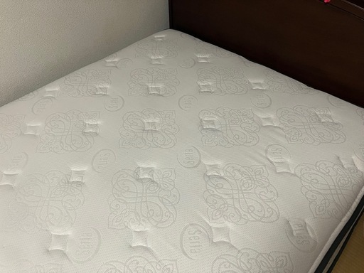 ?サータ セミダブルベッド マットレスセット