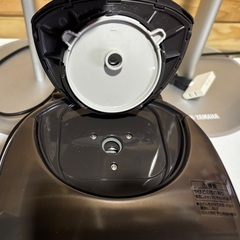 ZOJIRUSHI 象印 IH炊飯ジャー5.5合 NP-VP10E4 Used/美品の画像