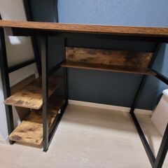 パソコンデスク 勉強机 棚ありの画像