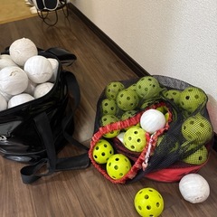 野球練習ボールの画像