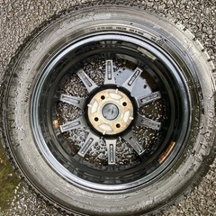 スタッドレスタイヤホイール付きの画像