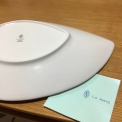お問い合わせ中　　新品未使用品　　LA AMYS  大きなお皿の画像