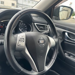 エクストレイル20X、 7人乗り、 エマーソンシーブレキパケジ4WD、 フリップダウンモニターの画像