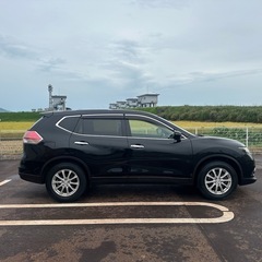 エクストレイル20X、 7人乗り、 エマーソンシーブレキパケジ4WD、 フリップダウンモニターの画像