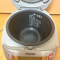 TOSHIBA 3合 炊飯器の画像