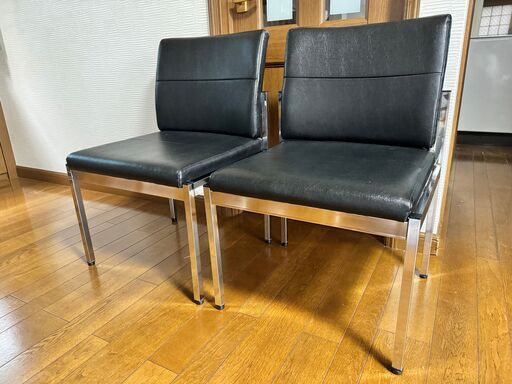 〈取引終了〉 17. 値下げ【中古・美品】応接セット ガラステーブル2個 黒レザー椅子4個 メッキ部分磨き上げ済み お洒落な見た目